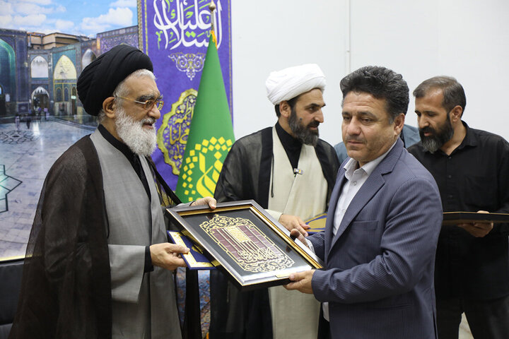 Photos: Honoring of Servants of Friday Prayers of Qom Province by Custodian of Hazrat Masoumeh Holy Shrine