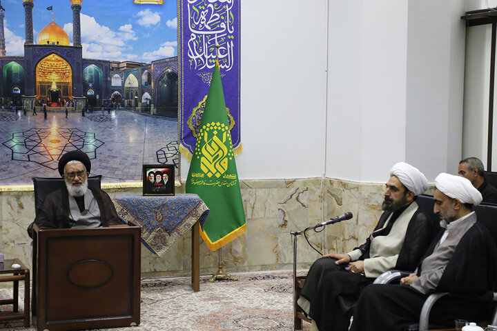 Photos: Honoring of Servants of Friday Prayers of Qom Province by Custodian of Hazrat Masoumeh Holy Shrine