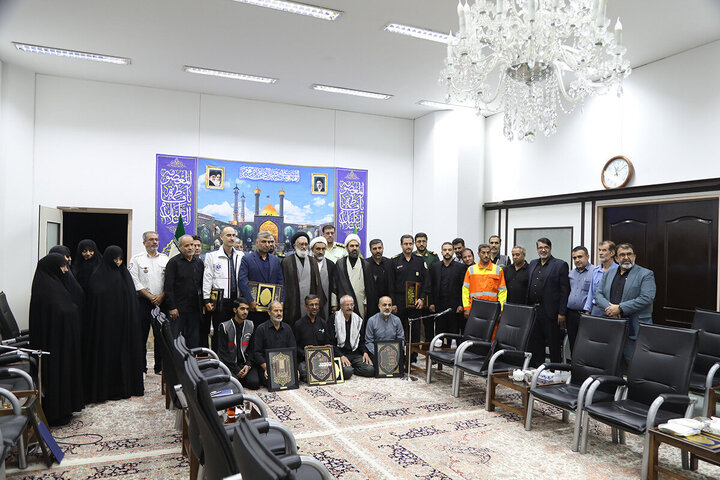 Photos: Honoring of Servants of Friday Prayers of Qom Province by Custodian of Hazrat Masoumeh Holy Shrine