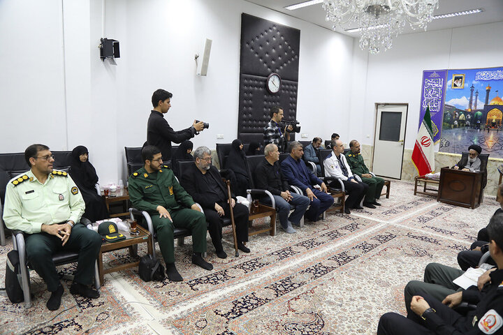 Photos: Honoring of Servants of Friday Prayers of Qom Province by Custodian of Hazrat Masoumeh Holy Shrine