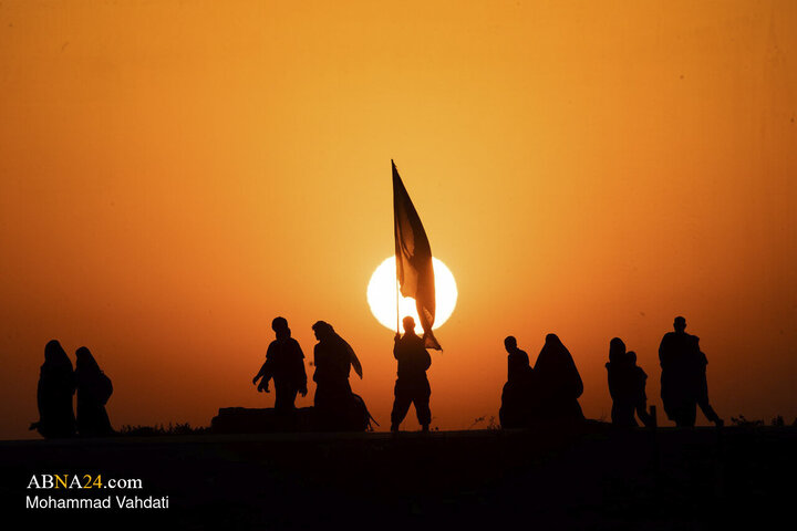 زائران اربعین حسینی در مسیر کربلای معلی