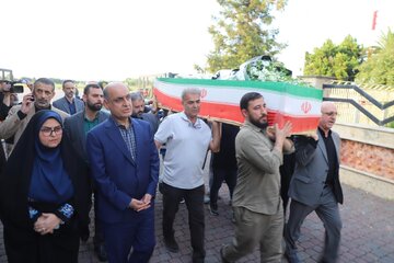 پیکر شهید «نیما مرادی» وارد گیلان شد/ استاندار: ابعاد حقوقی حمله به کشتی «آنا» پیگیری می‌شود