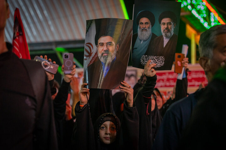 Photos: Devotion of Arbaeen Pilgrims, Servants to Third Leader of the Islamic Revolution