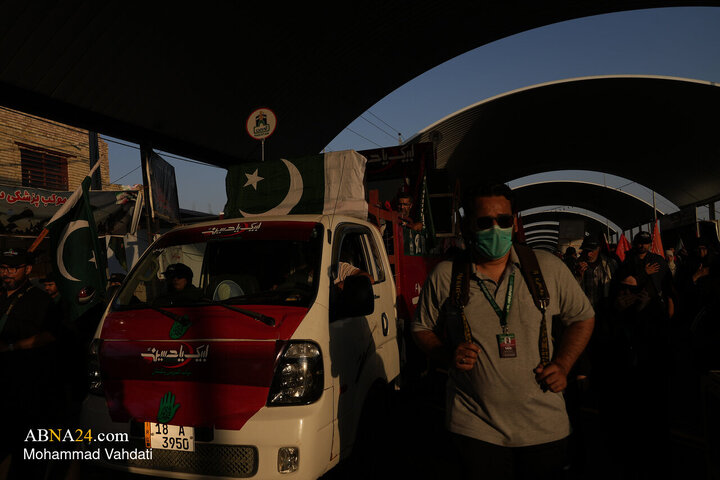 Photos: Tariq al-Hussain; Path of Devotion of Arbaeen Pilgrims Toward Holy Karbala