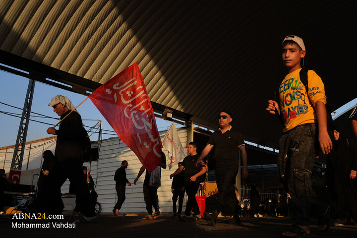 Photos: Tariq al-Hussain; Path of Devotion of Arbaeen Pilgrims Toward Holy Karbala