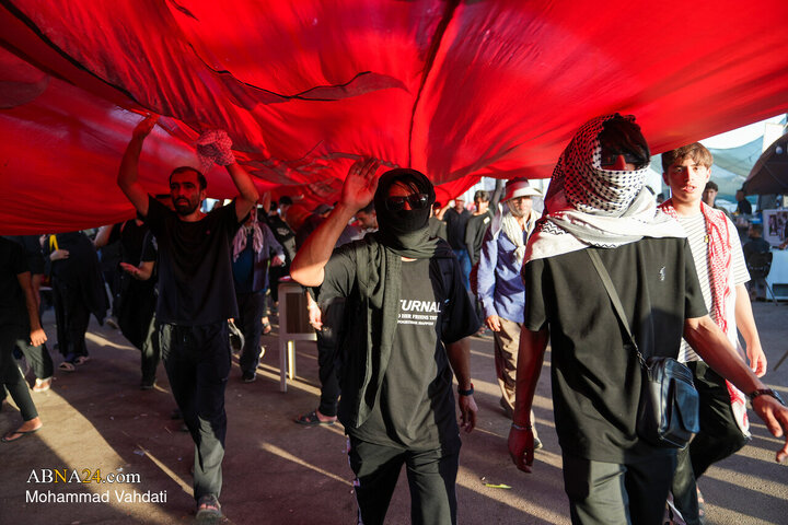 Photos: Tariq al-Hussain; Path of Devotion of Arbaeen Pilgrims Toward Holy Karbala