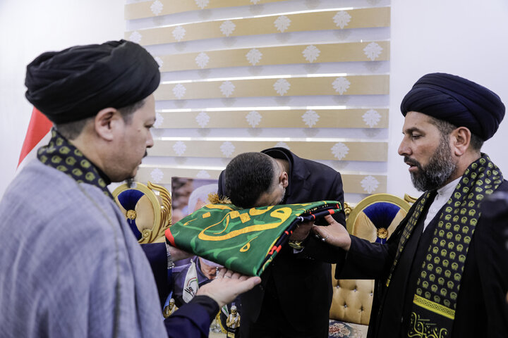 Photos: Meeting of Envoys of Compassionate Imam (a.s.) with Senior Officials of Wasit Province, Iraq