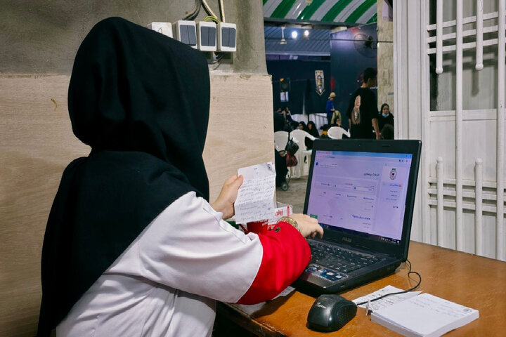 ارائه خدمات بهداشتی و درمانی در موکب حرم مطهر بانوی کرامت