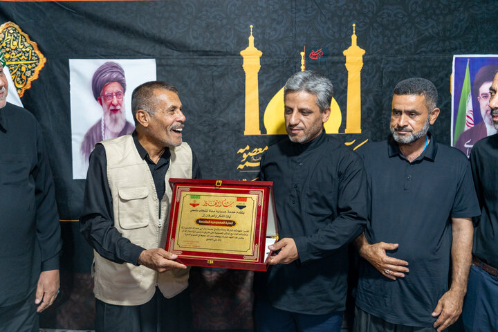 تقدیر مدیر موکب حرم مطهر بانوی کرامت از موکب‌داران عراقی مسیر مشایه