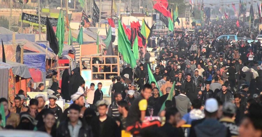 توافد كبير للزائرين العراقيين والأجانب مع بدء ذروة الزيارة الأربعينية للإمام الحسين(ع)