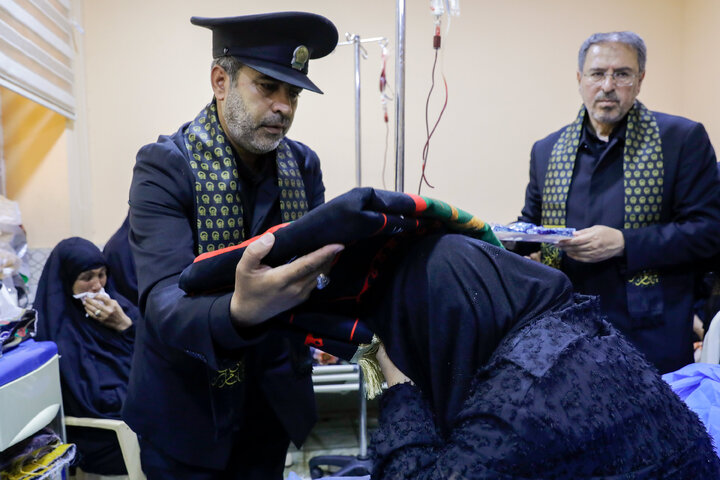 Photos: Presence of Caravan of "Envoys of Compassionate Imam (AS)" at Hazrat Batoul Hospital in the City of Kut, Iraq