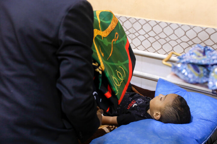 Photos: Presence of Caravan of "Envoys of Compassionate Imam (AS)" at Hazrat Batoul Hospital in the City of Kut, Iraq
