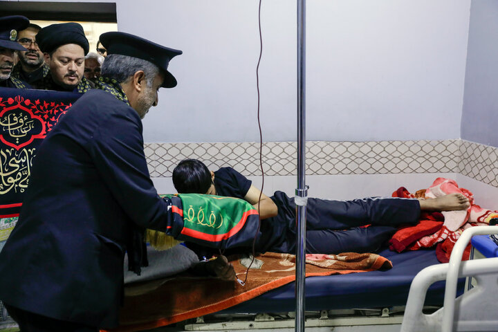 Photos: Presence of Caravan of "Envoys of Compassionate Imam (AS)" at Hazrat Batoul Hospital in the City of Kut, Iraq