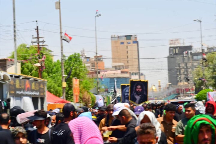 تقرير مصور/  شارع قبلة الإمام العباس (ع) يغصُّ بآلاف الزائرين