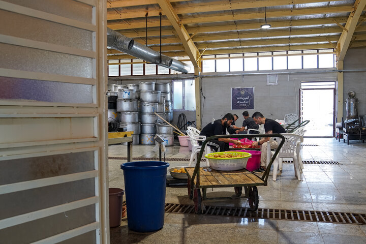 Photos: Central Kitchen of Astan Quds Razavi at Mehran Border