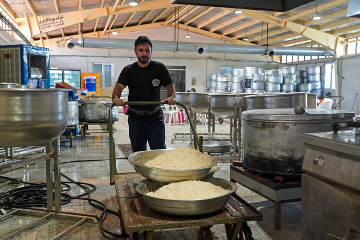 Photos: Central Kitchen of Astan Quds Razavi at Mehran Border