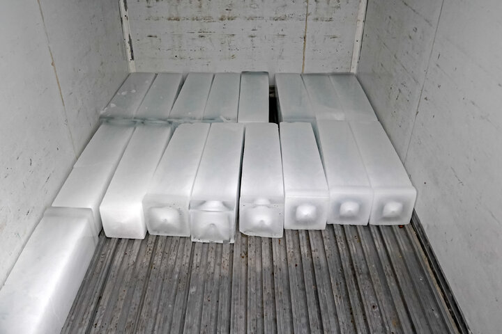 Photos: Ice-Making Factory of Astan Quds Razavi at Mehran Border