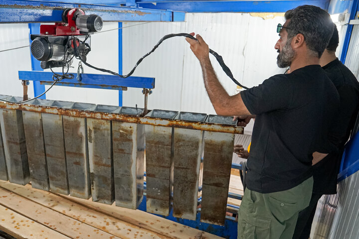 Photos: Ice-Making Factory of Astan Quds Razavi at Mehran Border
