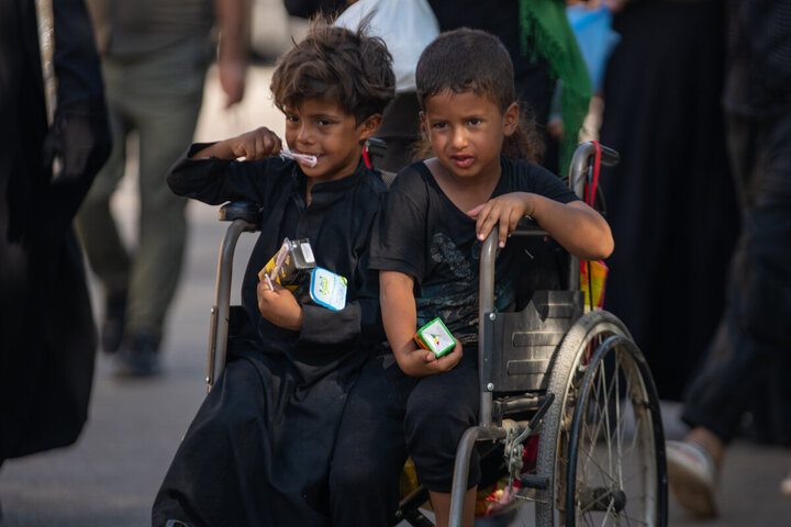 Photos: Millions of pilgrims walk from Najaf to Karbala in Arbaeen pilgrimage