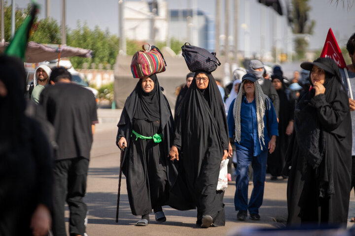 Photos: Millions of pilgrims walk from Najaf to Karbala in Arbaeen pilgrimage