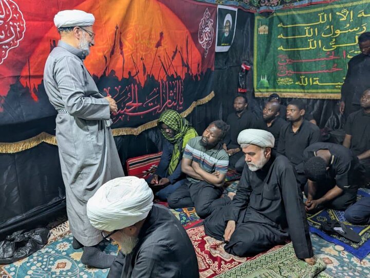 تقرير مصور/ وكيل الإمام الشهيد السيد الخامنئي (ره) يزور موكبا للشيخ زاكزاكي في كربلاء المقدسة