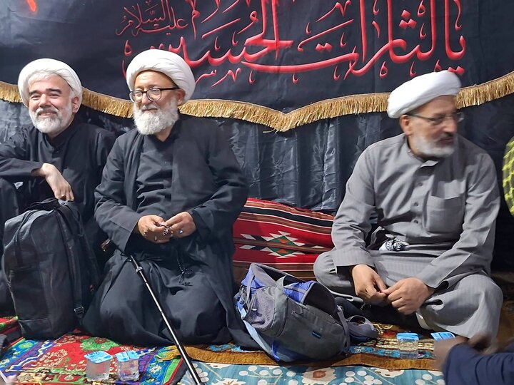 تقرير مصور/ وكيل الإمام الشهيد السيد الخامنئي (ره) يزور موكبا للشيخ زاكزاكي في كربلاء المقدسة