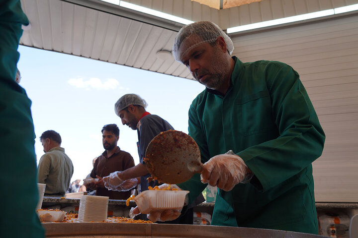 Photos: Hosting Arbaeen Pilgrims at Hazrat Masoumeh Shrine
