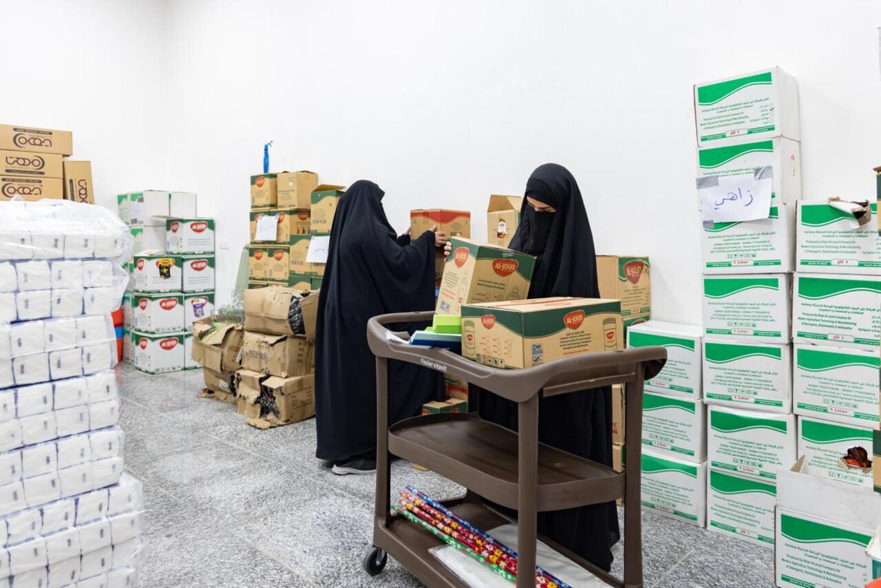 Al-Siddiqa Al-Tahira Center provides its services to visitors of Arbaeen at Aba Al-Fadl Al-Abbas Complex (+Photos)