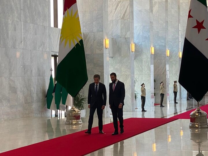 “Şarezayê mijarên Sûriyeyê Charles Lister ragihand: Hevdîtina El-Şer’, Nêçîrvan Barzanî û Mazlûm Kobanî ji bo gotûbêjkirina pirsgirêkên kurdan”