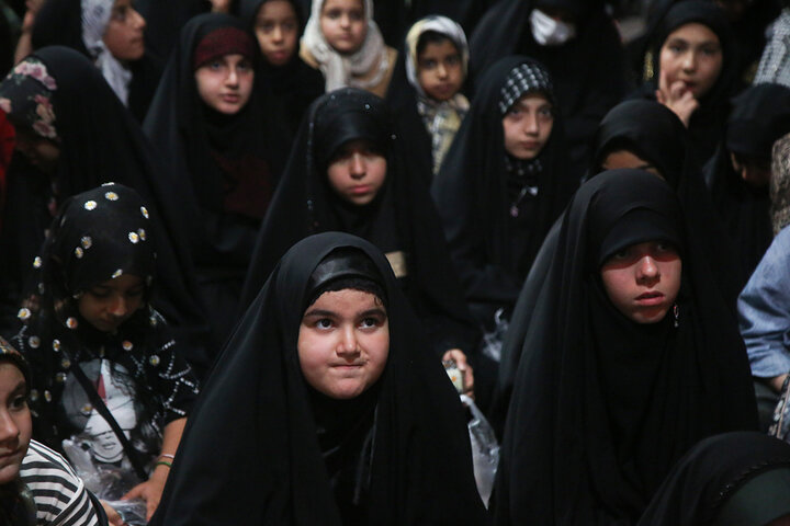نمایش ماجرای اربعین برای کودکان در حسینیه کودک حرم بانوی کرامت