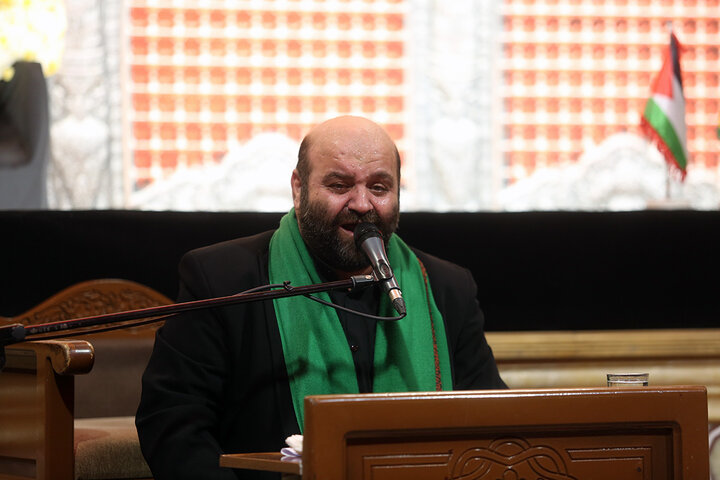 عزاداری زائران حرم کریمه اهل بیت(ع) در شب اربعین سرور و سالار شهیدان