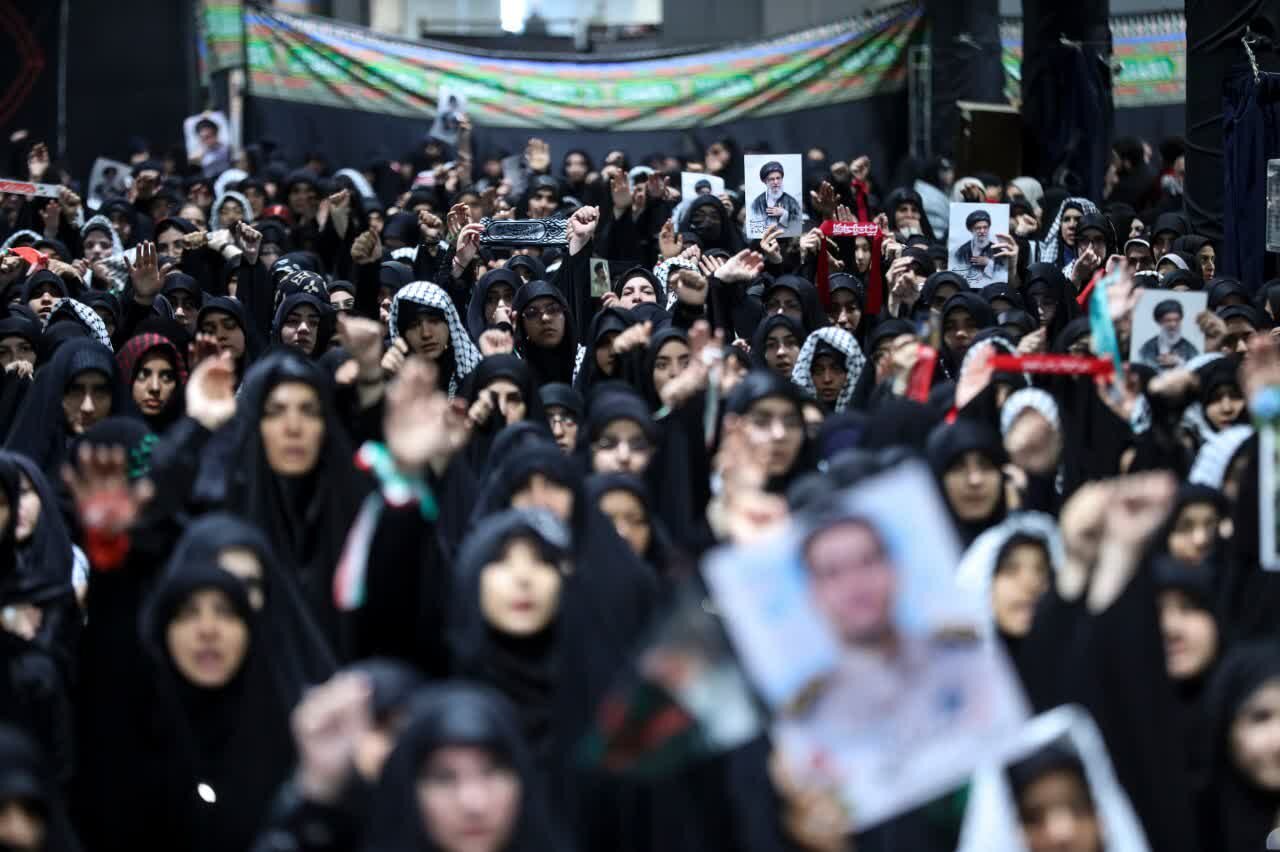 مراسم عزاداری اربعین با حضور هیئت‌های دانشجویی در جوار محل شهادت رهبر شهید انقلاب + تصاویر