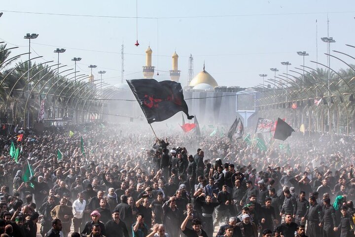 İslam ümmətinin bu ilki Ərbəində ən böyük tələbi İslam Ümmətinin Şəhid Lideri İmam Xameneinin qanıdır