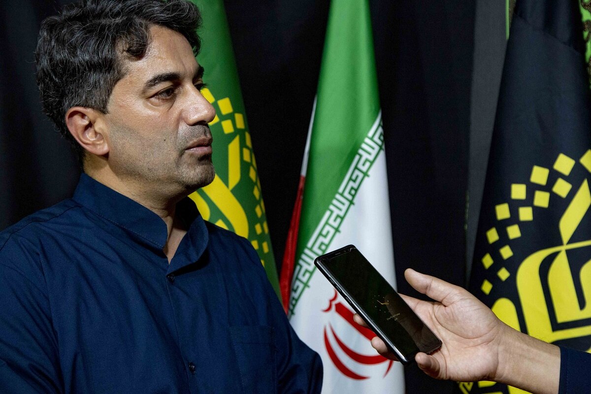 خدمت‌رسانی ۲۰۰ خادم حرم بانوی کرامت به زائران اربعین در موکب عمود ۱۰۸۰