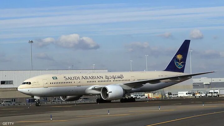 القوات اليمنية تستهدف هدفاً حساساً في مطار نجران السعودي