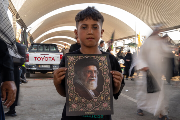 یاد رهبر شهید در عمود ۱۰۸۰ طریق الحسین(ع)