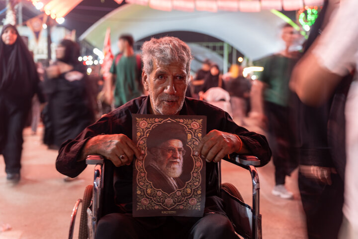 یاد رهبر شهید در عمود ۱۰۸۰ طریق الحسین(ع)