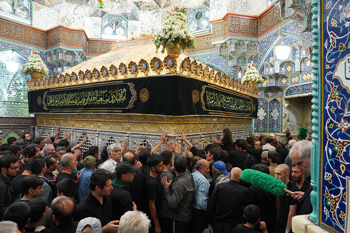حضور پرشور عزاداران اربعین حسینی در حرم مطهر کریمه اهل بیت(س)