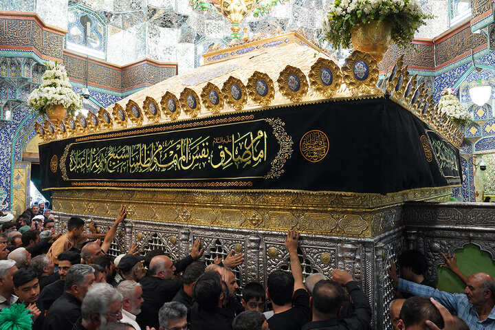 حضور پرشور عزاداران اربعین حسینی در حرم مطهر کریمه اهل بیت(س)