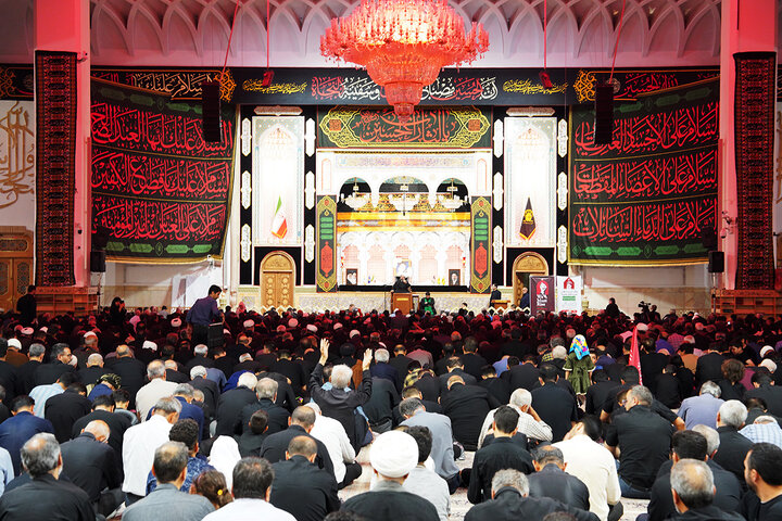 حضور پرشور عزاداران اربعین حسینی در حرم مطهر کریمه اهل بیت(س)