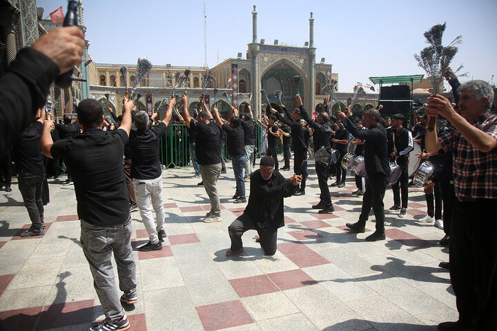 Informe fotográfico | Qom se sumerge en el luto del Arbaín
