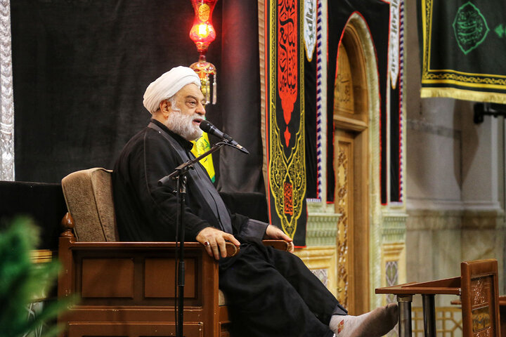 عزاداری شام اربعین حسینی در حرم بانوی کرامت