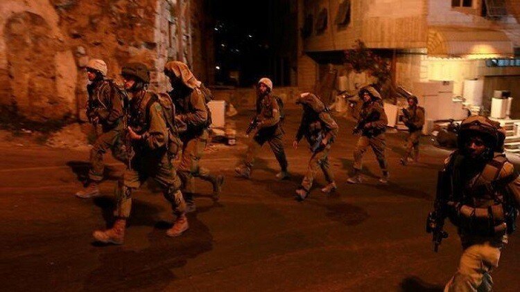عدوان واسع للكيان الصهيوني على مخيم قلنديا شمال القدس
