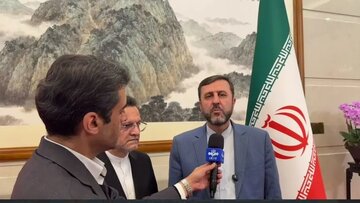كاظم غريب آبادي يكشف عن رسائل أميركية تفيد باستعدادها للعودة إلى التزاماتها