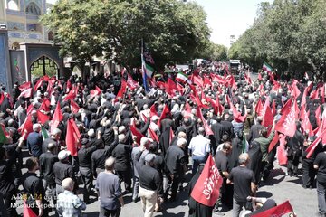 تقرير مصور/ مسيرة الذين لم يتمكنوا من المشاركة بأربعينية الحسين (عليه السلام) في تبريز الايرانية