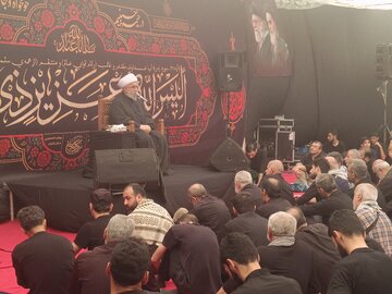 عکس خبری | سخنرانی آیت‌الله رمضانی در موکب محسنین اهالی گیلان