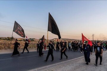 زائران اربعین: نهضت امام حسین(ع) نماد وحدت ملت‌ها و ایستادگی در برابر ظلم است