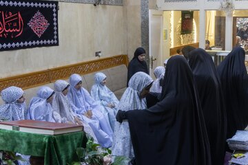 توزيع أكثر من 3 آلاف رداء شرعي لزائرات الأربعين