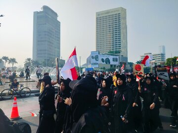 Galeri Foto: Pawai Arbain "Jangan Lupakan Tragedi Imam Husain as" Digelar di Jakarta