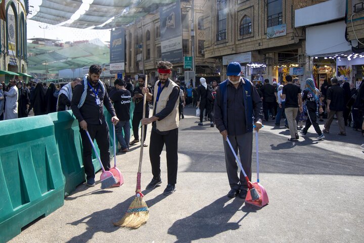 تقرير مصور/ قسم الشؤون الخدمية للعتبة العباسية ينفذ حملة لتنظيف محيط حرم أبي الفضل (ع)